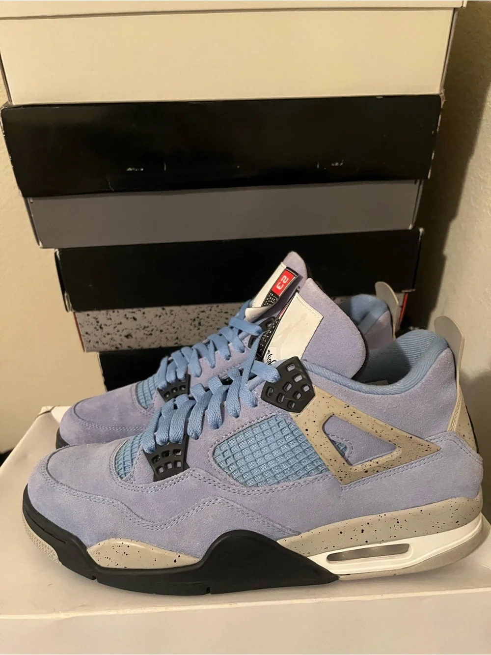 Jordan 4 university blue